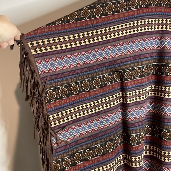 Double D Ranch | Soft Southwestern Poncho Fringe Detail Size Small - Picture 4 of 7